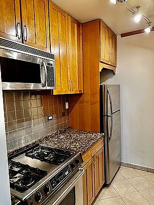 3rd image of 304 E 65th St APT 10A