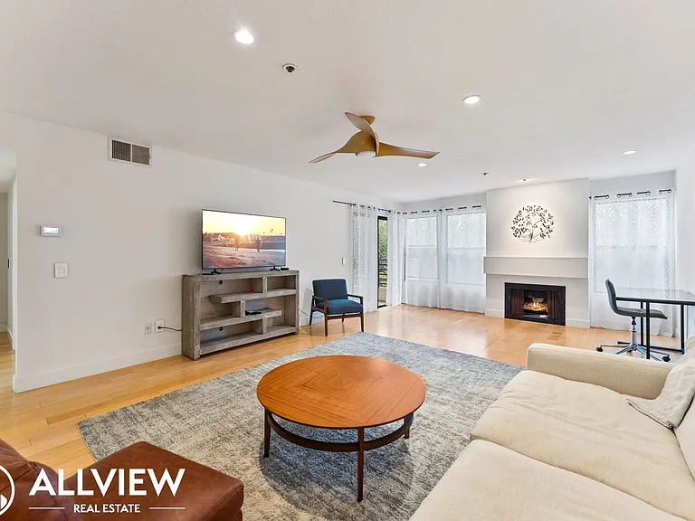 280 Cagney Ln #220 — Photo 1