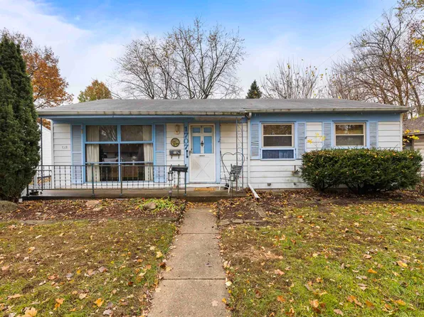 1707 Evans Ave, Loves Park, IL 61111