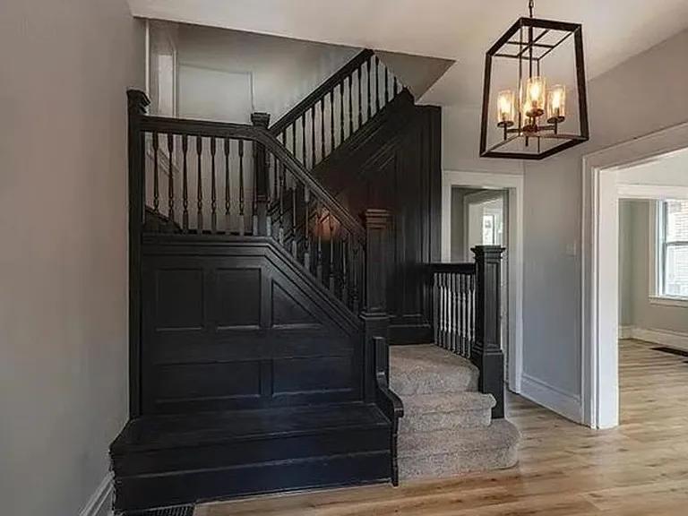 923 Adelaide St — Photo 4