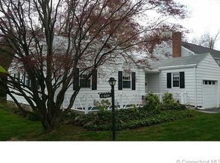3 Sequin Rd, West Hartford, CT 06117