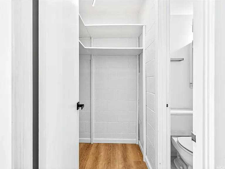 445 Kaiolu St #401 — Photo 5