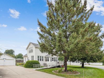 102 5th Ave SE, State Center, IA, 50247