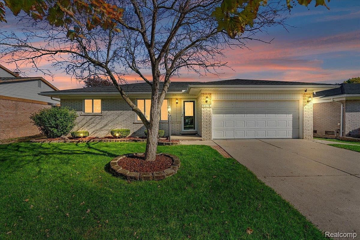 45178 Rudgate Rd, Canton, MI 48188