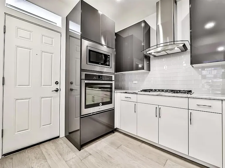 3351 W Crystal St #2 — Photo 3
