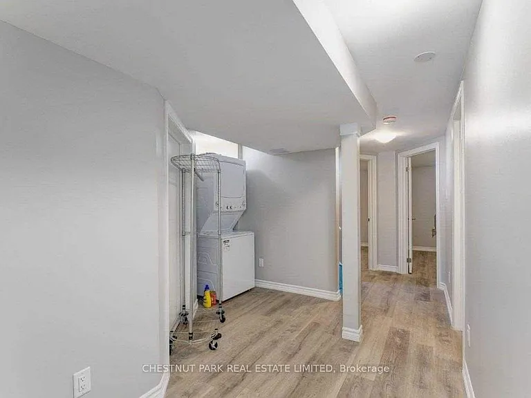 110 Livingstone Ave #LOWER — Photo 8