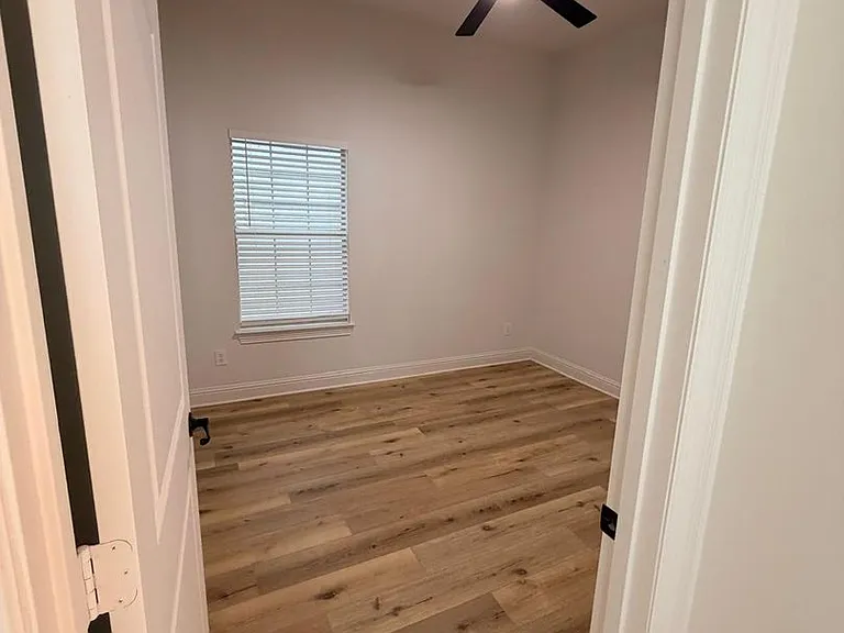 2320 Stutz Dr — Photo 25
