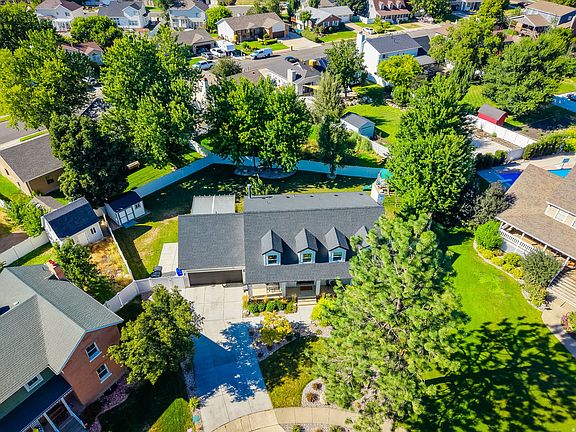 4th image of 1786 N Country Cir