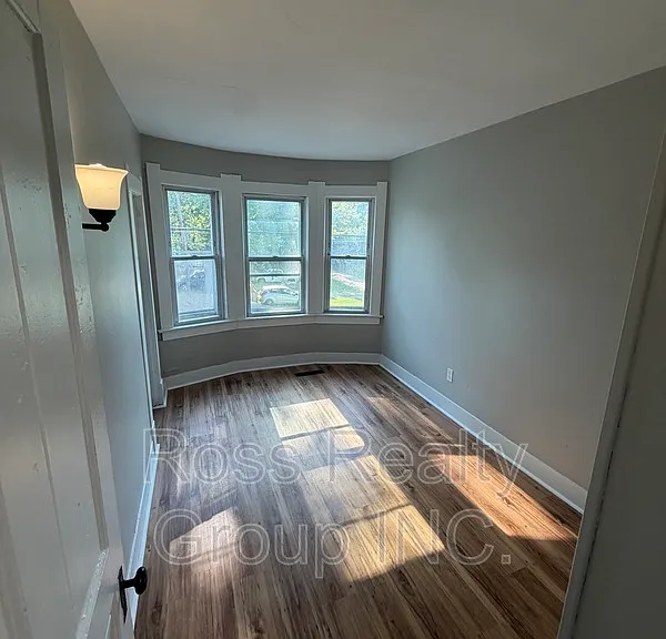 445 Hiett Ave — Photo 9