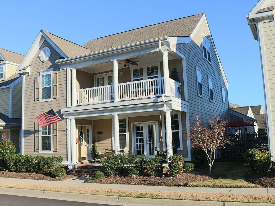 Detached single family home