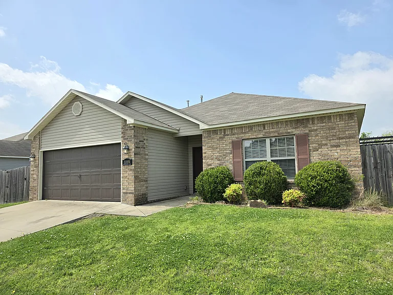1089 S Apollo Dr — Photo 2