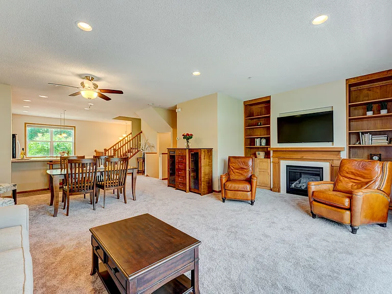 11939 Emery Village Dr N — Photo 8
