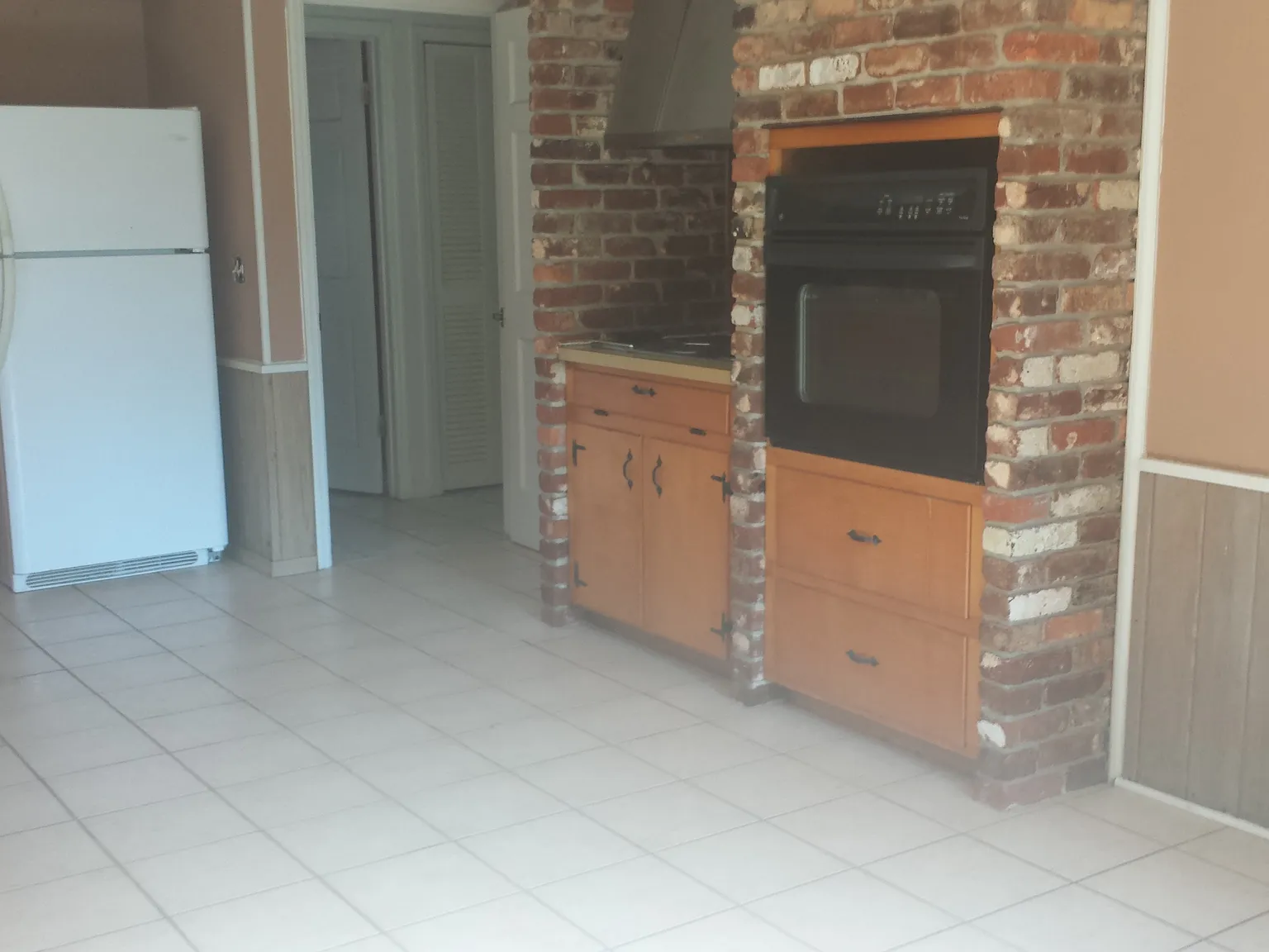 2 bed, 1600 sqft, $1,700 — Photo 1