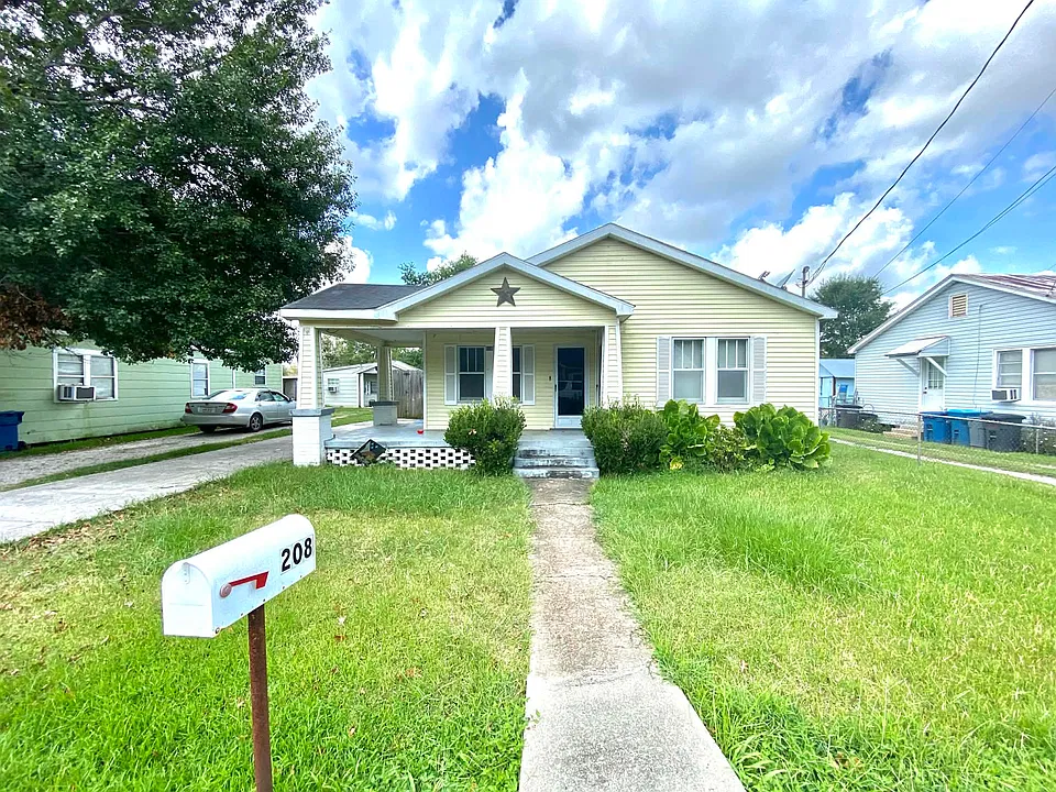 208 Thelma Dr