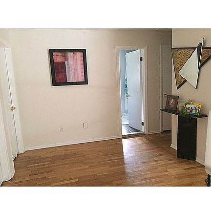 Upstair hallway to 5 bedroom