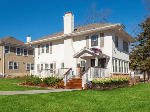 700 W 74th St, Kansas City, MO 64114