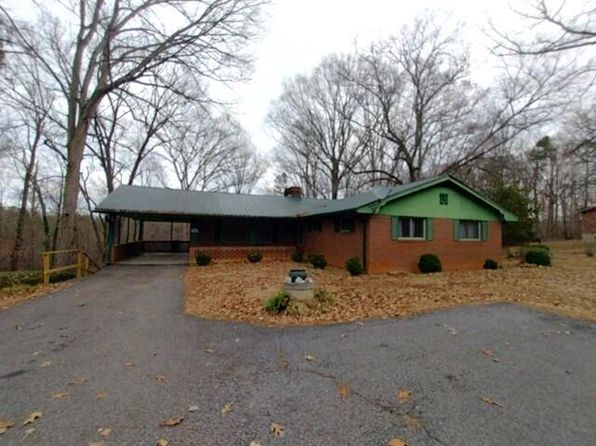 725 Milton Hwy, Ringgold, VA 24586