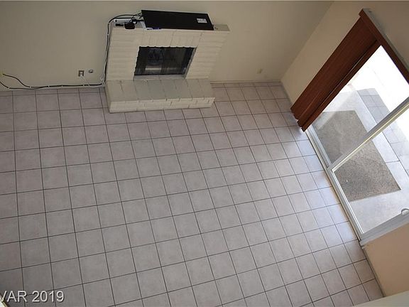 3rd image of 1920 Plumas Ct