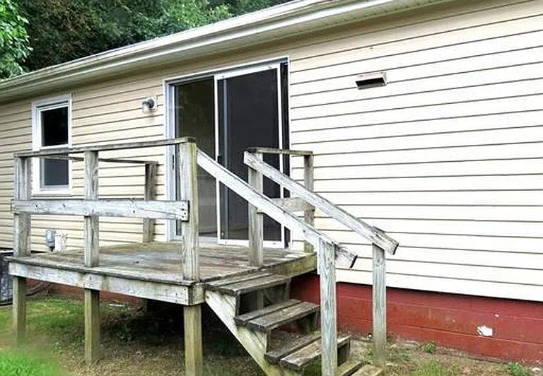 1810 Freeman St — Photo 10