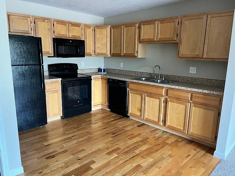 Lakepointe Apartment Homes — Photo 5