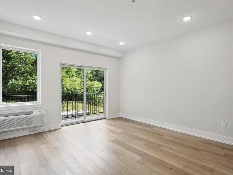 402 E Walnut Ln #3A — Photo 6