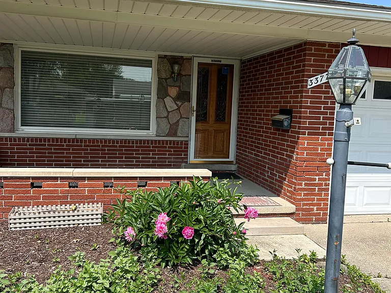 33773 Somerset Dr — Photo 9