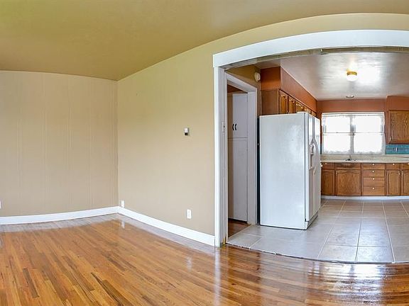 5th image of 2161 W Westfield Cir
