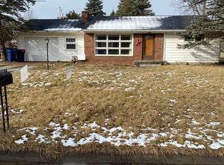 212 Levering Dr, Piqua, OH 45356