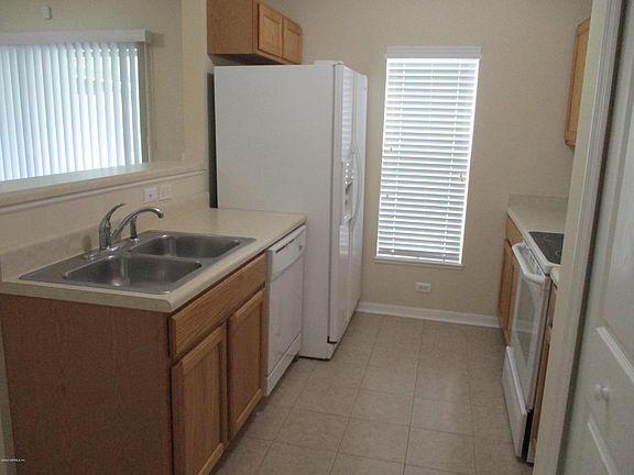 4th image of 11863 Lake Bend Cir