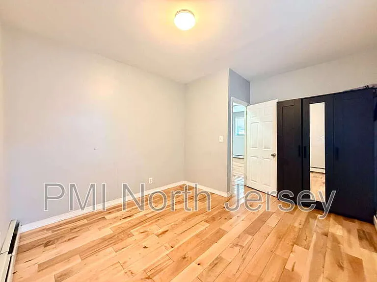 224 Macarthur Ave #B — Photo 11
