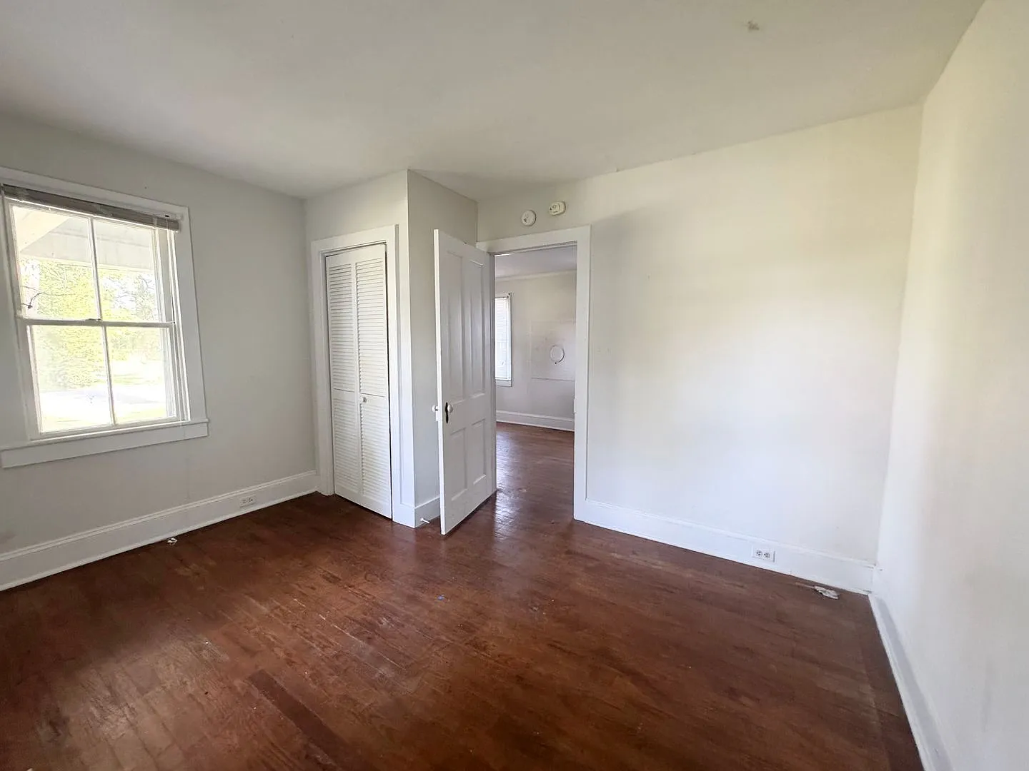 904 Raleigh Street — Photo 3