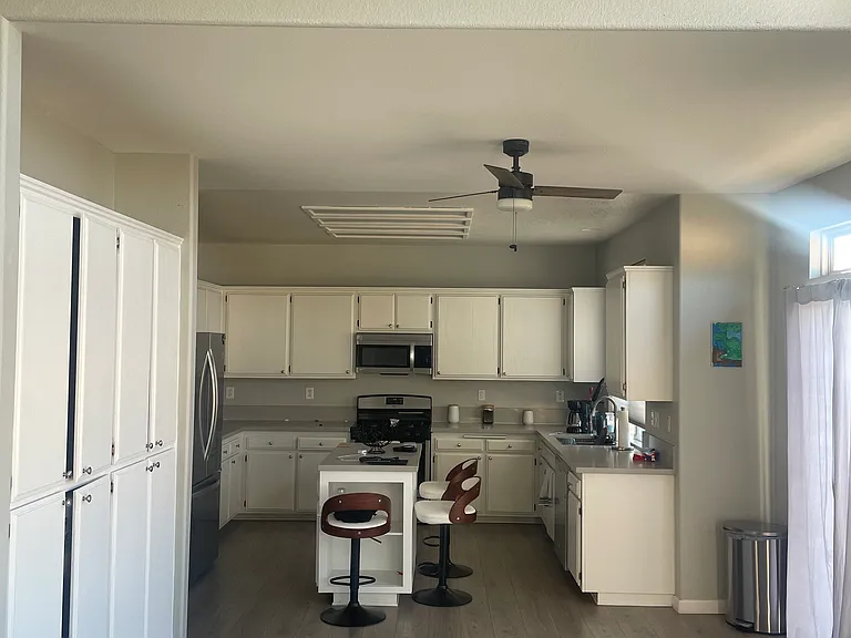 5449 Essex Dr — Photo 12