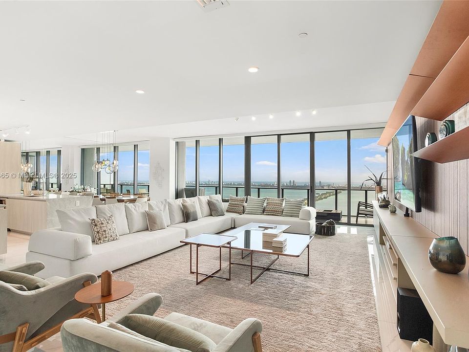 1st image of 3131 NE 7th Ave #Penthouse 51002