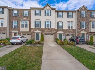 147 Village Green Ln, Sicklerville, NJ 08081
