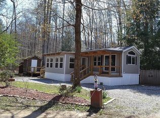 641 Riverside Dr, Cleveland, GA 30528