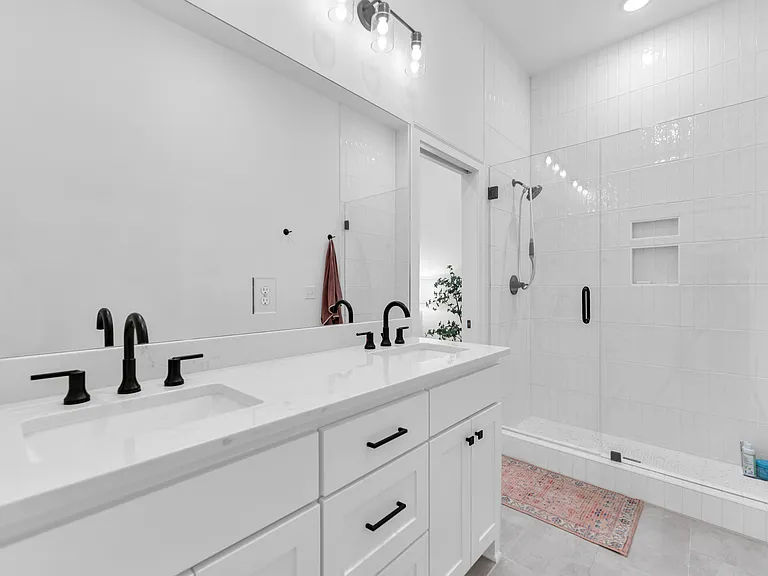 2047 E Little Crew Dr — Photo 13
