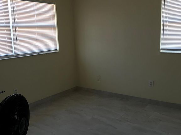 5th image of 1920 E Edgewood Dr