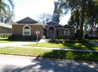 2411 Valrico Forest Dr, Valrico, FL 33594