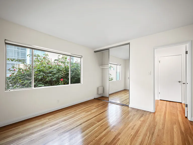 234 San Vicente Blvd #18 — Photo 11
