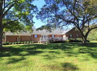 13256 Dykeland Rd, Amelia Court House, VA 23002