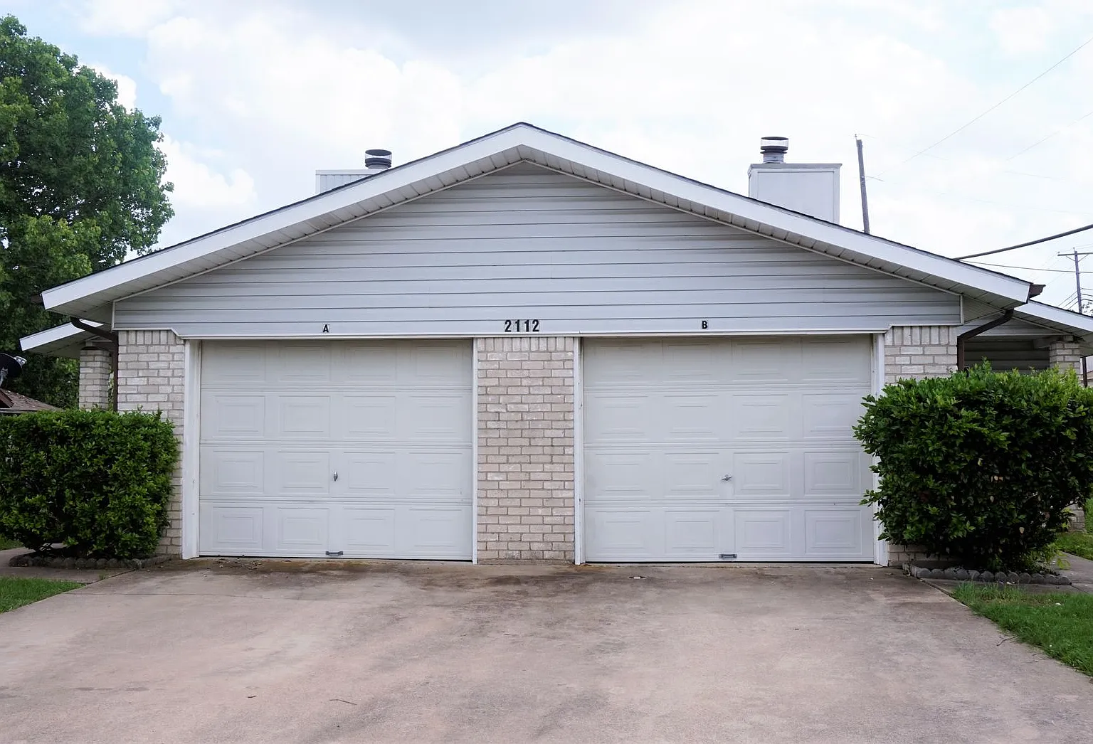 2112 Hinkle Ave — Photo 1