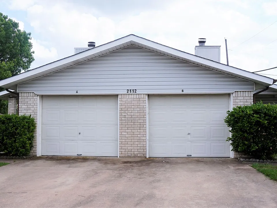 2112 Hinkle Ave