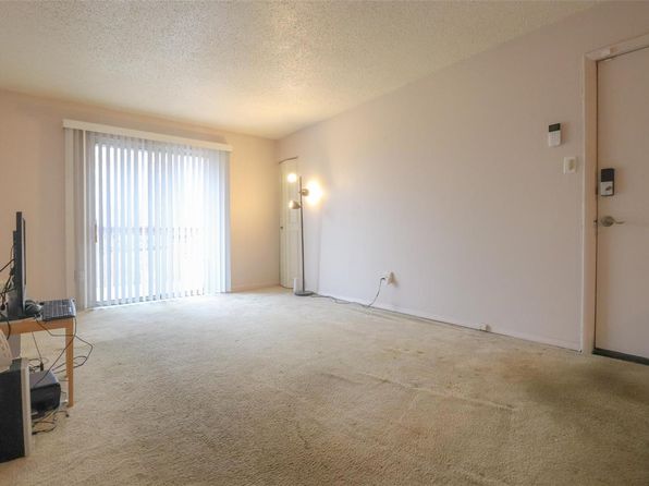 2781 Blackforest Dr APT C, Saint Louis, MO 63129
