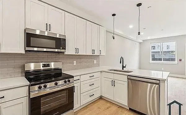 1808 E Hagert St #1 — Photo 1