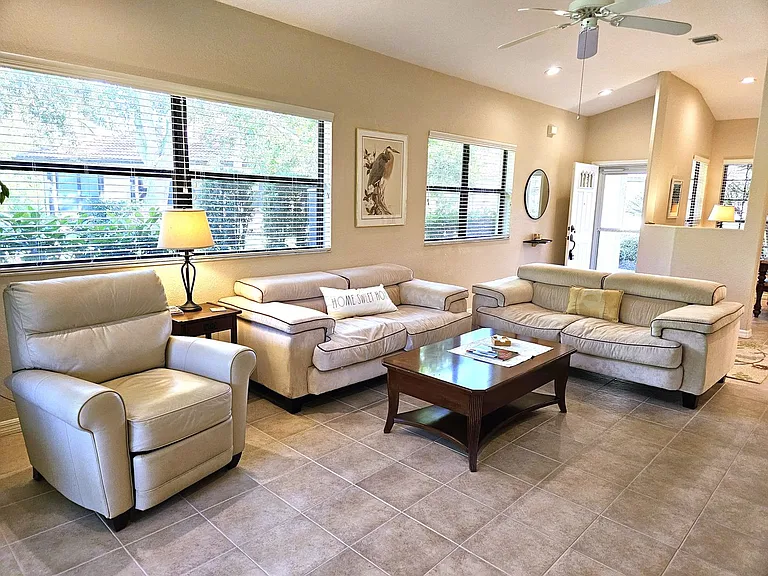 4528 Cancello Grande Ave — Photo 11