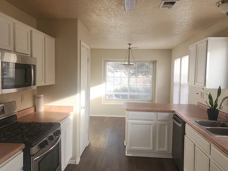 3319 Flat Iron Rd NE — Photo 3