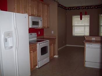 4th image of 163 37th Dr SW