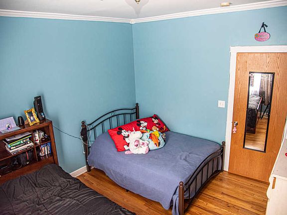 4th image of 1511 W Pratt Blvd APT 1