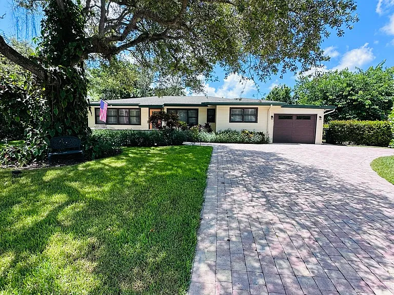 1056 Milano Dr — Photo 1