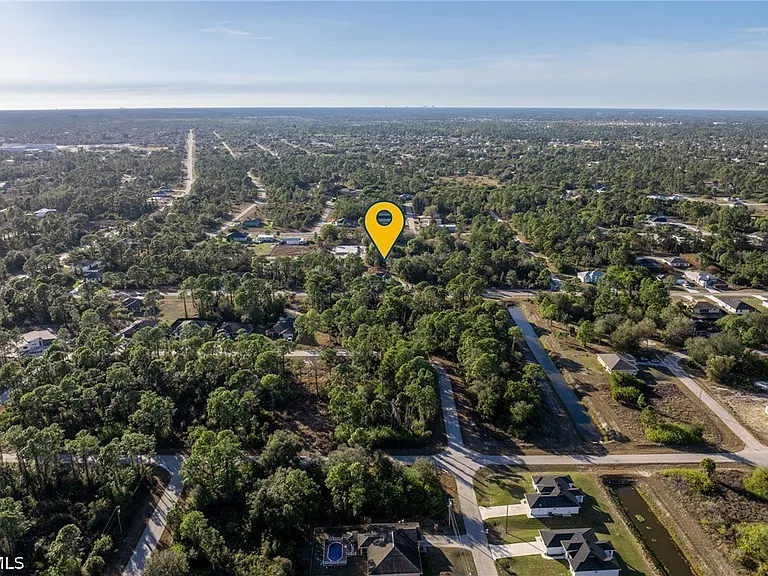566 Eisenhower Blvd — Photo 33
